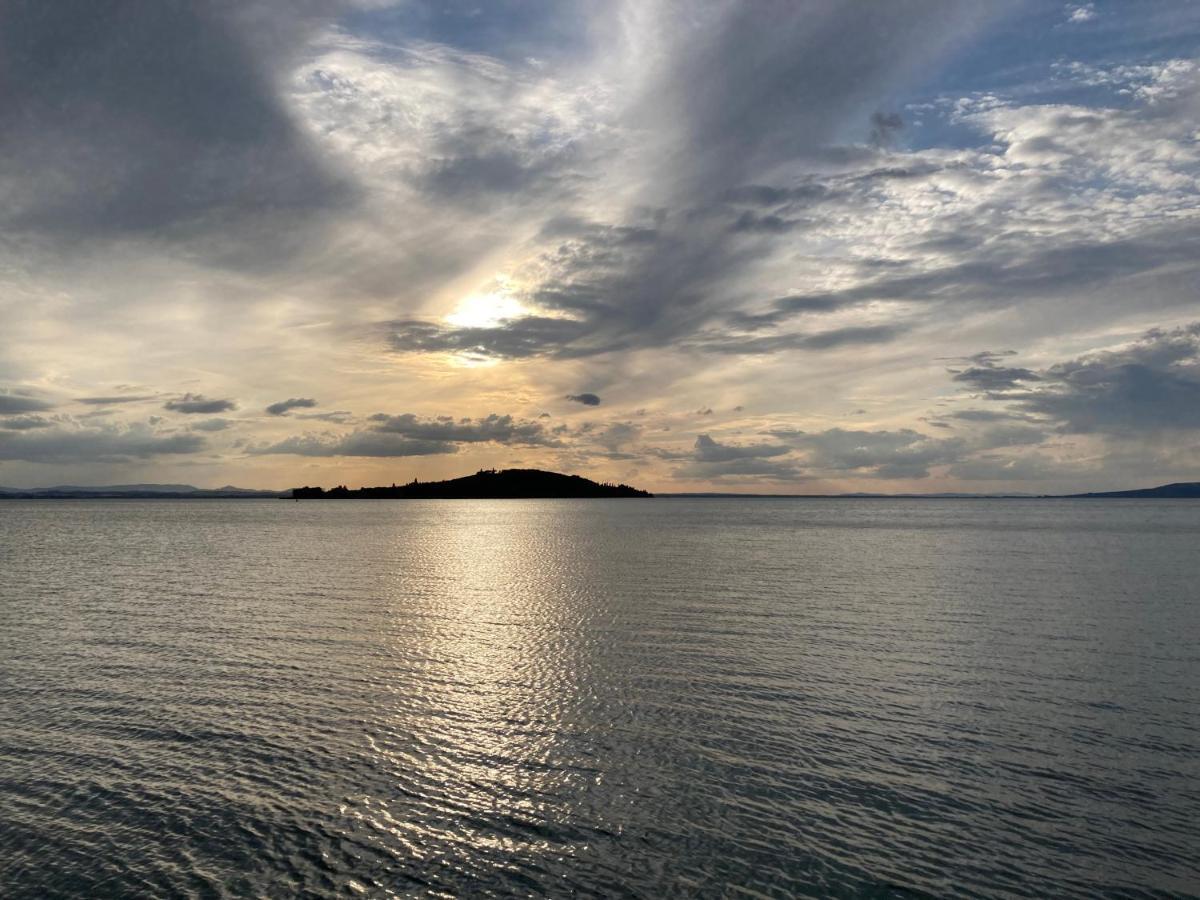 Hostal Le Coccole Del Trasimeno Tuoro sul Trasimeno Exterior foto